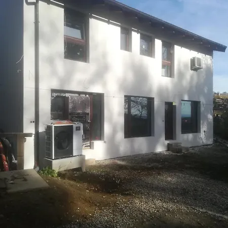 Sl-house Orehova vas